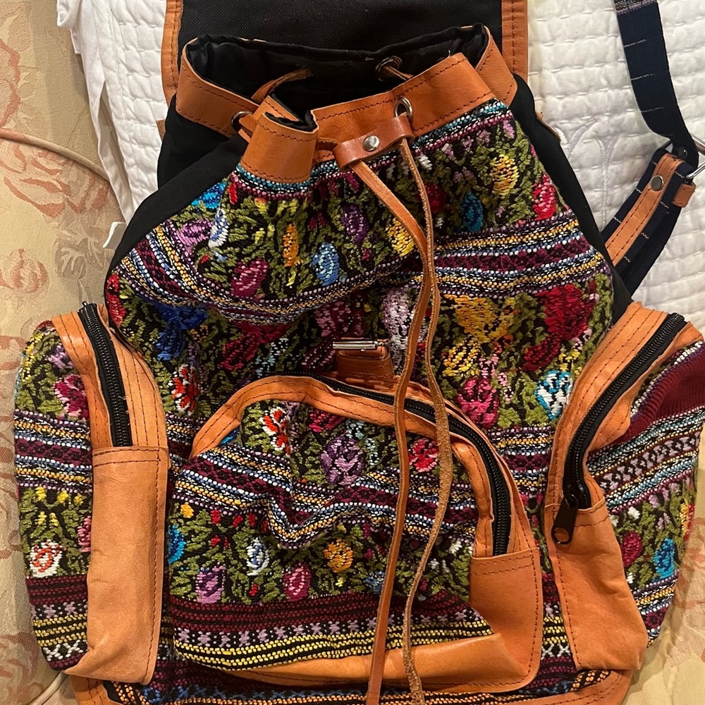 Backpack - Picture 4 of 10